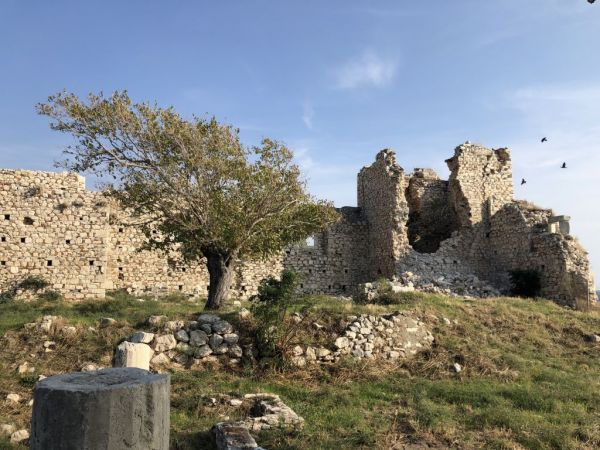 Αυτοψία Μενδώνη στη Σάμο μετά το σεισμό – Αρκετές ζημιές αποκαθίστανται
