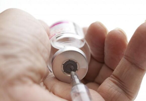 Βρετανία : Πριν τα Χριστούγεννα η διάθεση του εμβολίου της Pfizer