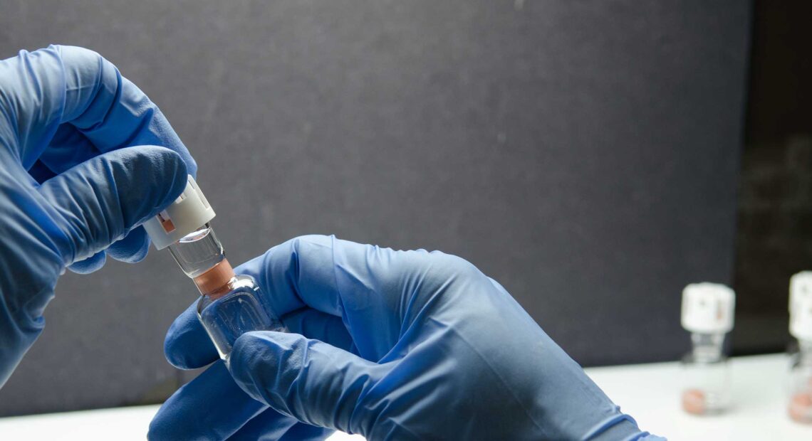 Εμβόλιο Pfizer για τον κορωνοϊό: Ποιοι θα το κάνουν πρώτα