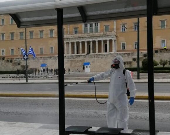 Εντατικοποιούνται οι δράσεις καθαρισμού απολύμανσης σε πολυσύχναστα σημεία του δήμου Αθηναίων