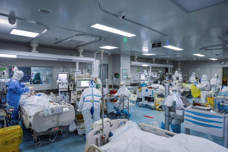 Θεσσαλονίκη: Άρχισε η μεταφορά ασθενών σε ιδιωτική κλινική που επιτάχθηκε