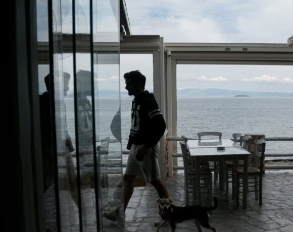 Θεσσαλονίκη: «Κλείστε μας αλλά στηρίξτε μας» ζητούν τα μέλη Πρωτοβουλίας Εστίασης