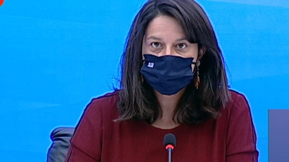 Κεραμέως: Έως την άνοιξη του 2021 τα νέα προγράμματα σπουδών για τα σχολεία