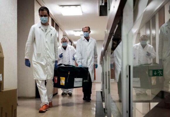 Κοροναϊός : Πόσο πιο φονικός είναι σε σχέση με τα τροχαία και άλλες αιτίες θανάτου