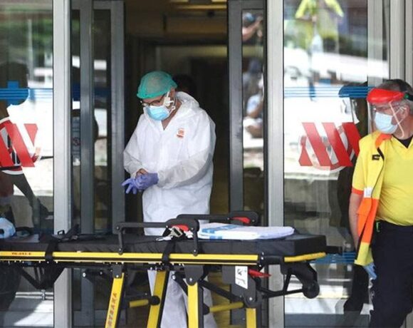 Κορωνοϊός – Βρετανία: Σε ετοιμότητα οι αρχές για την άμεση διάθεση εκατομμυρίων εμβολίων μόλις λάβουν έγκριση