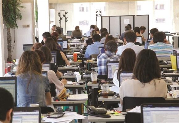 Κορωνοϊός: Εγκύκλιος για τις αλλαγές στο Δημόσιο – Τι ισχύει για άδεια ειδικού σκοπού, τηλεργασία, ωράρια