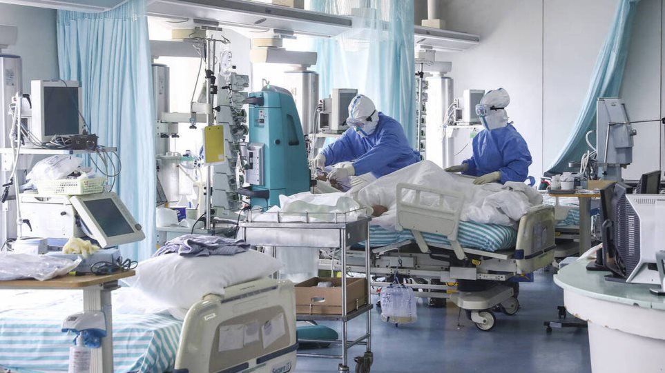 Κορωνοϊός: Κατά 30% αυξήθηκαν οι κατειλημμένες κλίνες μέσα σε 5 ημέρες
