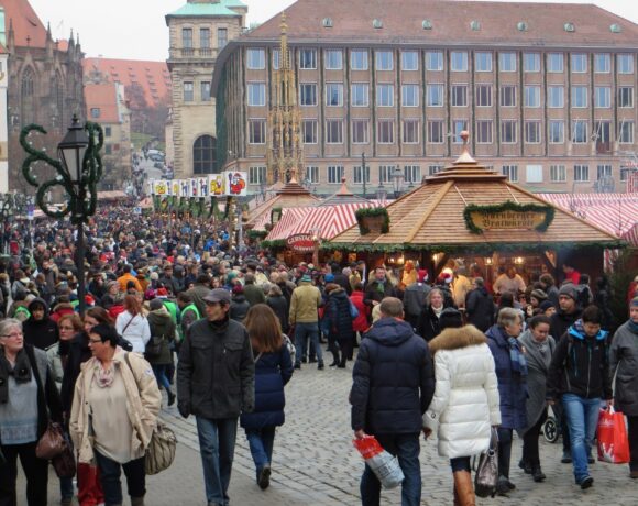 Κορωνοϊός: Τι πιστεύουν οι Γερμανοί για τη χαλάρωση των μέτρων τα Χριστούγεννα