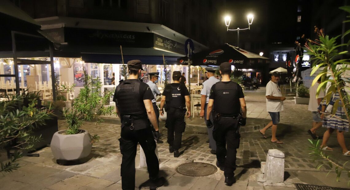 «Πιάστηκαν» 88 καταστήματα να μην τηρούν τα μέτρα έναντι της διασποράς του Covid19