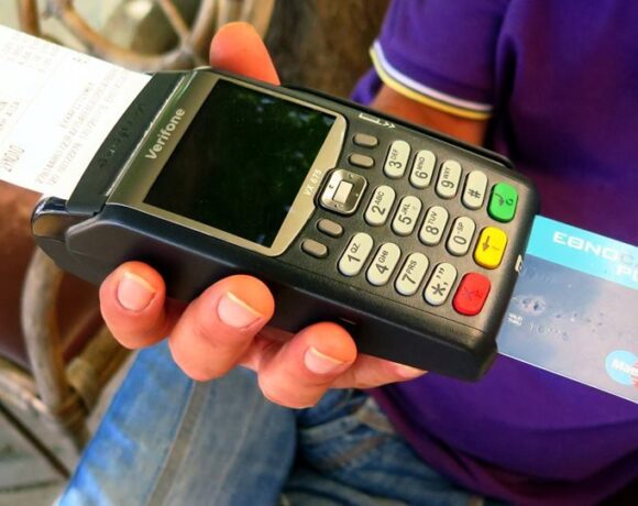 Ποιοι και με ποιες δαπάνες θα γλιτώσουν 22% φόρο