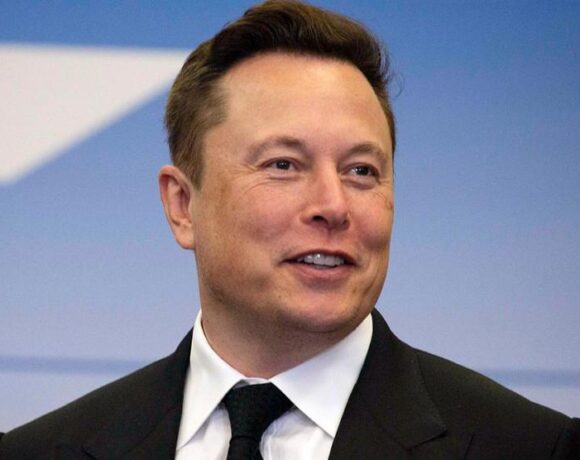 Ποιος είναι ο Elon Musk, πως έχει καταφέρει να φτάσει μέχρι εδώ και γιατί τον αποκαλούν Iron Man