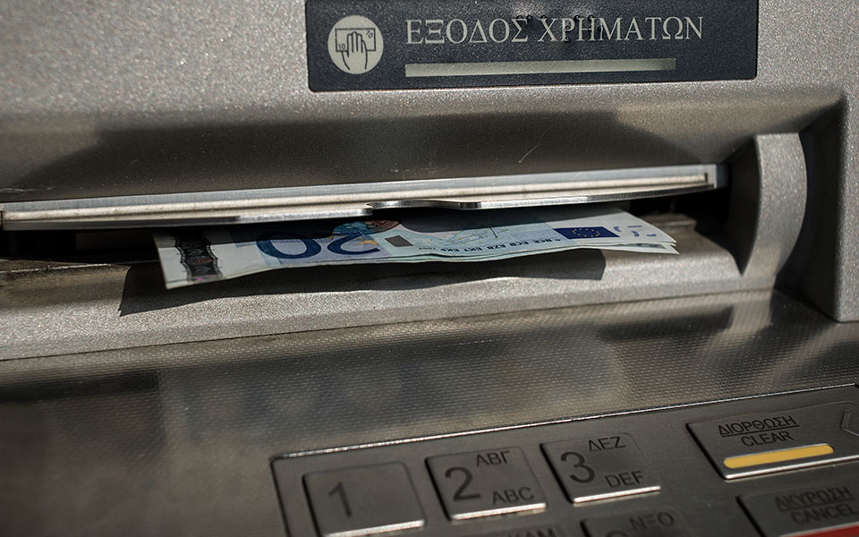 Στην Ελλάδα πληρώσαμε σε έξι μήνες σχεδόν 600 εκατ