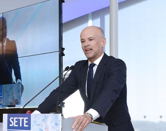 Greece’s Tourism Chief Urges Immediate Actions For Sector Support