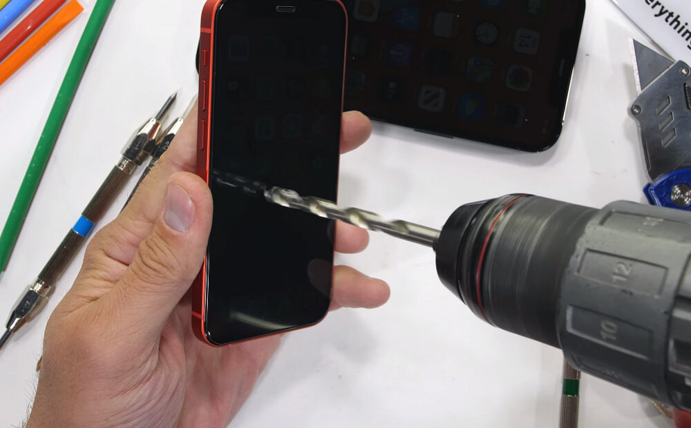 Iphone 12 Pro Max/mini: Περνάνε από το Durability Test του Jre με απόλυτη επιτυχία [βίντεο]