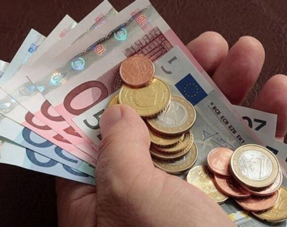 Mακροχρόνια άνεργοι: Έκτακτο επίδομα 400 ευρώ – Ποιοι είναι οι δικαιούχοι