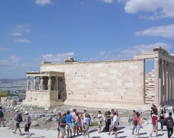 Survey: Greece Among Top 3 Booking Choices For Us Travelers