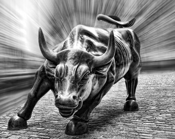 Wall Street: Συνεχίζεται για 4η διαδοχική ημέρα το ράλι, μια ανάσα από το ιστορικό ρεκόρ ο Nasdaq