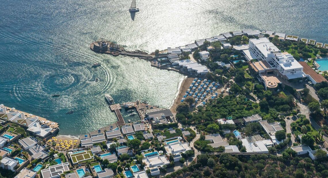 World Travel Awards 2020: 10 Greek Hotels Among Europe’s Best