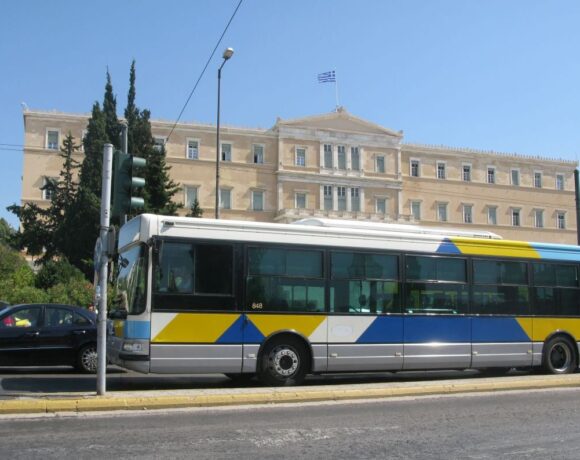 Attica Boosts Bus Services To Deal With Overcrowding