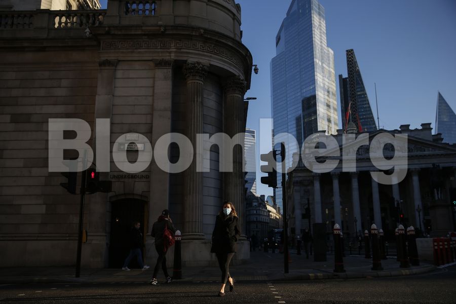 Boe: Διατηρεί αμετάβλητα τα επιτόκια εν αναμονή των αποφάσεων για το Brexit