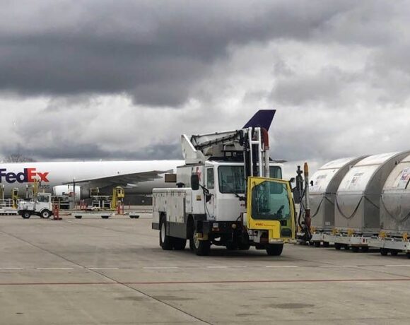 Αύριο στην Ελλάδα τα εμβόλια – Πώς κλείνουμε ραντεβού, ποιοι εμβολιάζονται πρώτοι