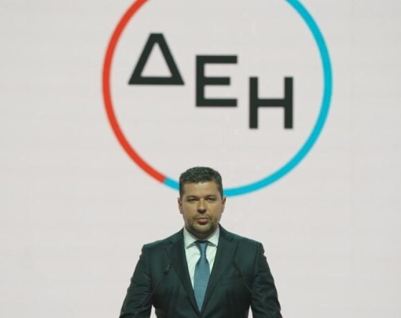 ΔΕΗ: Αντεπίθεση σε όλα τα μέτωπα με τριπλό χτύπημα σε ΑΠΕ, τηλεπικοινωνίες και δίκτυα
