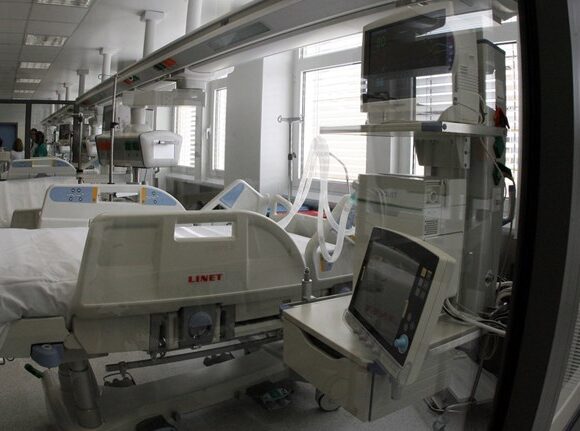 Ενημέρωση από ΠΟΕΔΗΝ: 10 νοσοκομειακοί διασωληνωμένοι σε ΜΕΘ