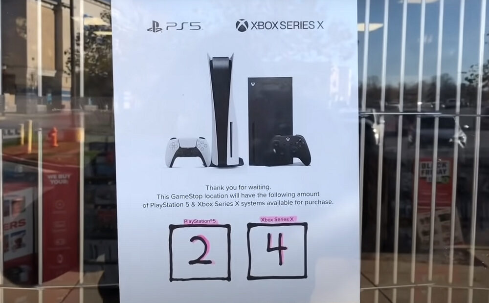 Η ελπίδα για ένα Playstation 5 στη Black Friday, με συνοδεία Security όσοι πρόλαβαν