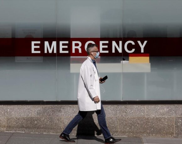 Κορωνοϊός: Σχεδόν 1,5 εκατ