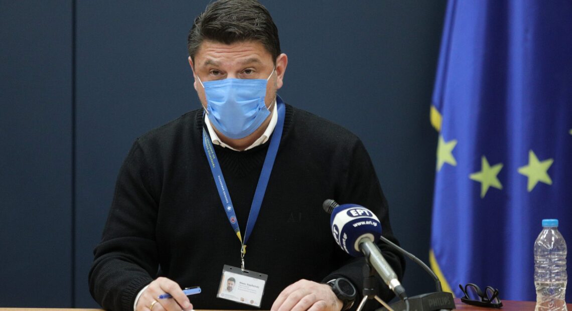 Κορωνοϊός – Χαρδαλιάς: Αυτά είναι τα μέτρα των Χριστουγέννων – Live ενημέρωση