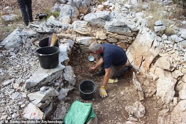 Κράνος αρχαίου Έλληνα πολεμιστή βρέθηκε σε ανασκαφή στην Κροατία