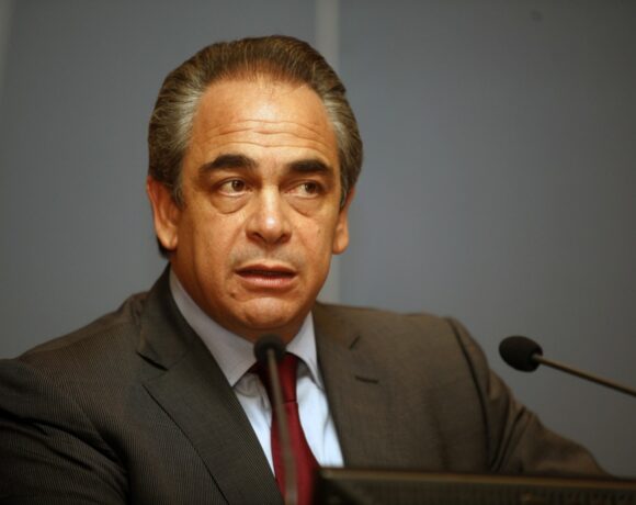 Μίχαλος: «Κούρεμα» των χρεών του συνόλου των επιχειρήσεων