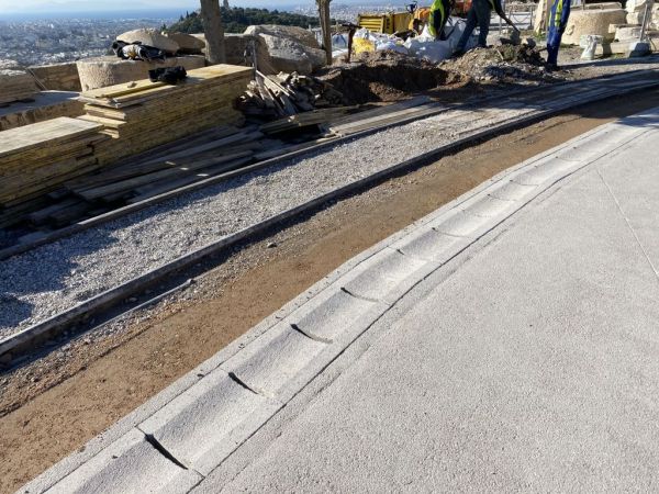 Μελέτη και άμεσα σωστικά μέτρα για το μνημείο του Αγρίππα στην Ακρόπολη