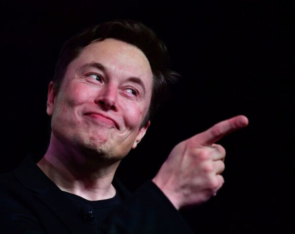Ο Elon Musk ήθελε να πουλήσει την Tesla στην Apple