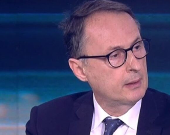 Σύψας: Καμία από τις μέχρι τώρα μεταλλάξεις του ιού δεν επηρεάζει τα εμβόλια