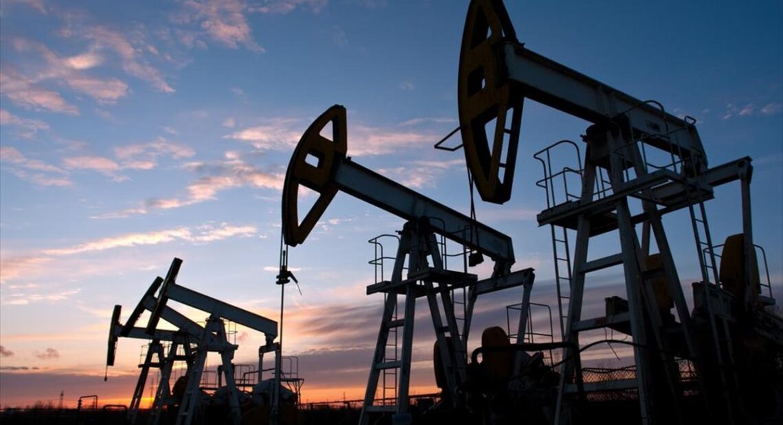 Τα μειωμένα αποθεματικά έδωσαν ώθηση στο πετρέλαιο