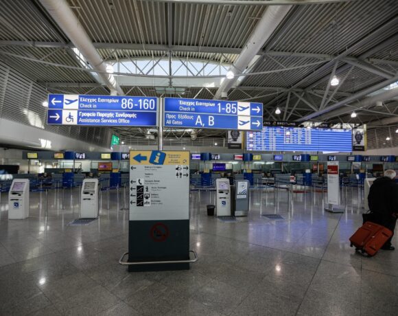 ΥΠΑ: Πρωτοφανής πτώση για ένατο μήνα στα ελληνικά αεροδρόμια – Πτώση 68,7% στο 11μηνο