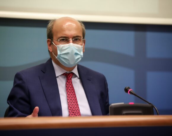 Χατζηδάκης προς ηλεκτροπαραγωγούς: «Σταματήστε τα παιχνίδια με το χρηματιστήριο ενέργειας»