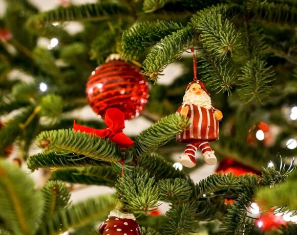 Covid 19: Greece Puts Limit On Household Gatherings For Holiday Celebrations