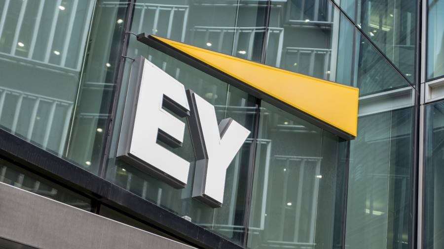 Ey: Μείωση 78,2% στα έσοδα από τον τουρισμό το πρώτο δεκάμηνο του 2020