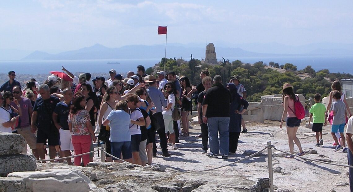 Greece’s Tourist Guides Call For Extra Aid Due To Covid 19