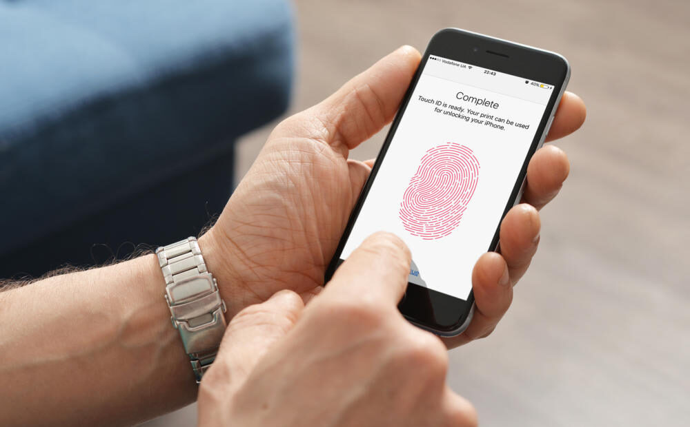 H Apple στέλνει Iphones για χακάρισμα στο πρόγραμμα Srd