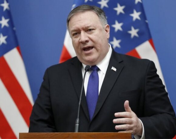 O Πομπέο «βλέπει» την Ρωσία πίσω από τις κυβερνοεπιθέσεις στις ΗΠΑ
