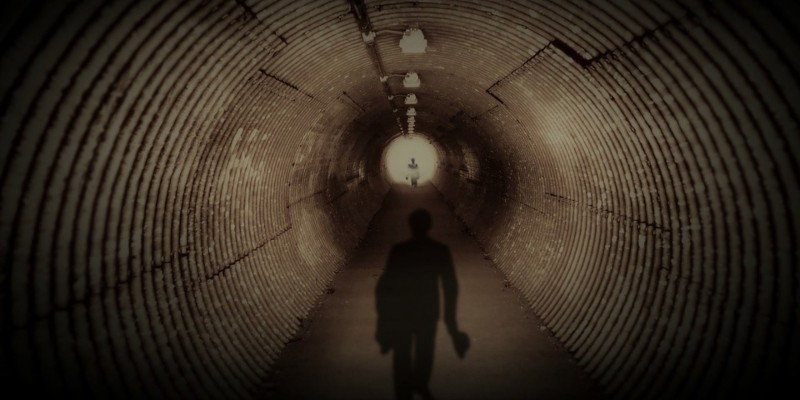 O συνωμοσιολόγοι και τα εμβόλια – Αυτός είναι ο τρόπος που σκέπτονται