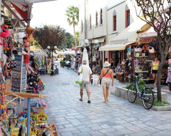 Study: Greece – Spain Tourist Spending Disparity