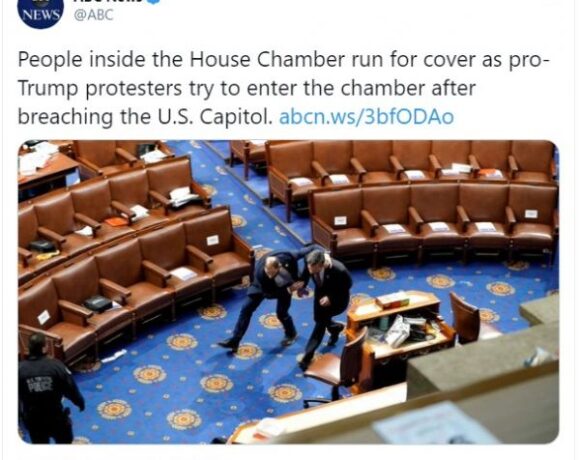 Abc : Αναφορές για πυροβολισμούς μέσα στο Καπιτώλιο – Φυγαδεύτηκε ο Πενς