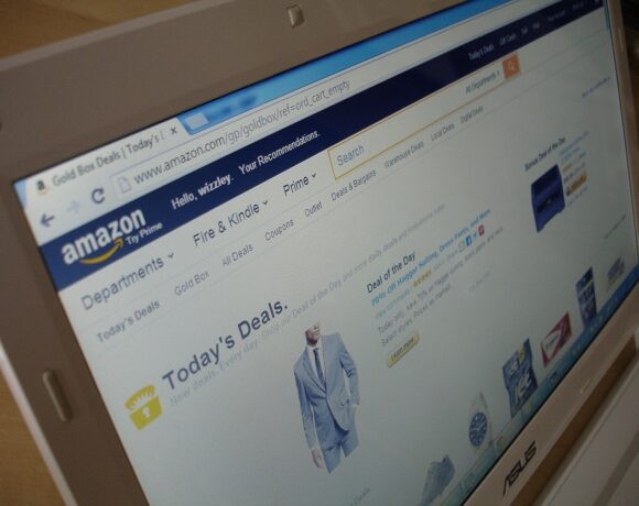 Amazon: Αγοράζει 11 αεροπλάνα για τις αυξημένες παραγγελίες