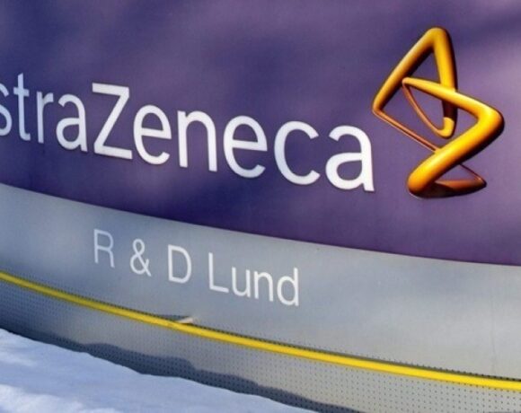 Astrazeneca: Διπλασιασμός της παραγωγής εμβολίων στα 2 εκατ