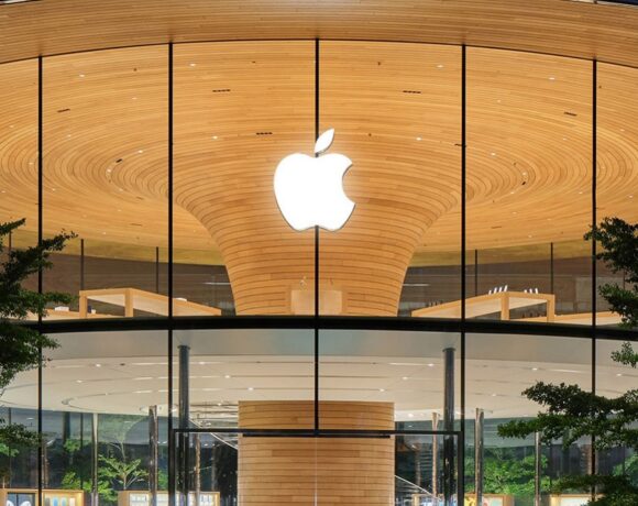 Έσοδα ρεκόρ για την Apple, πάνω από 1 δισ