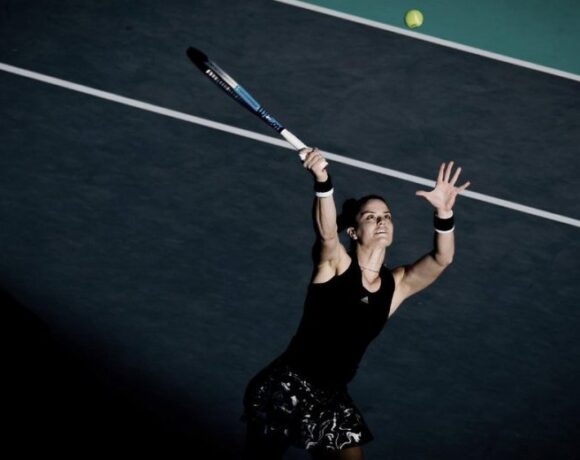 Αναχωρεί για την Αυστραλία και μπαίνει σε καραντίνα η Σάκκαρη